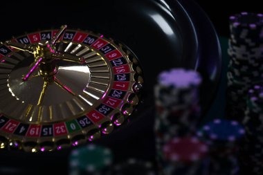 tartoto Caribbean Stud Poker live studio with dealer, card shoe, and multi-camera broadcast setup